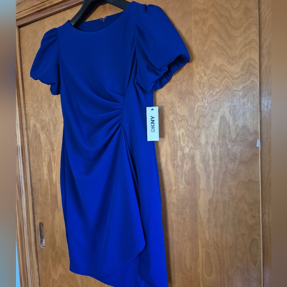 DKNY Women's Petite Short Sleeve Boat Neck Side Ruched Dress, size 10P - Picture 10 of 14